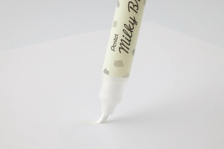 pisak-do-kaligrafii-pedzelkowy-Pentel-Milky-brush-whiteXGFH-PWX.webp