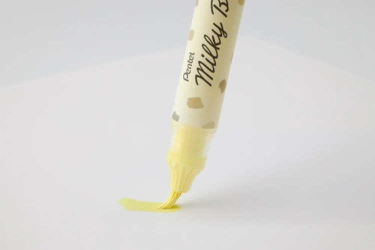 pisak-pedzelkowy-Pentel-Milky-Brush-zolty.webp