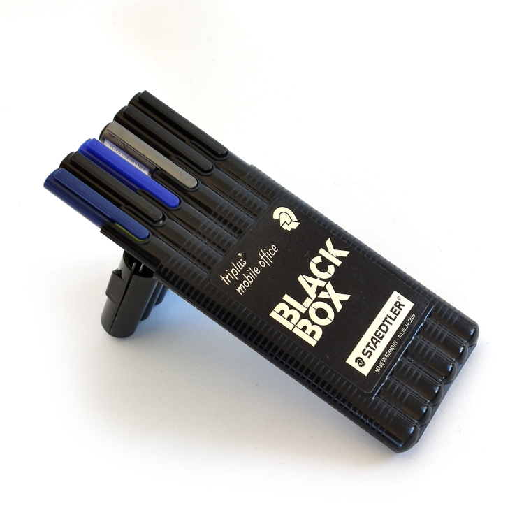 Zestaw_biurowy_Staedtler_Black_Box_6_elementow_ARTLY2.jpg