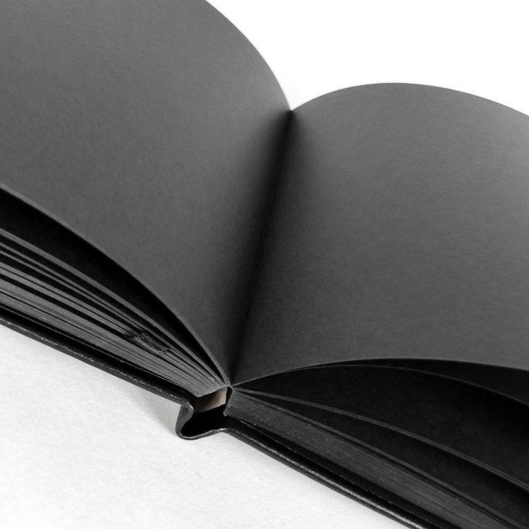 Szkicownik_Sakura_Sketch_Note_Book_A5_140g_80k_czarne_kartki_poziomy_ARTLY4.jpg