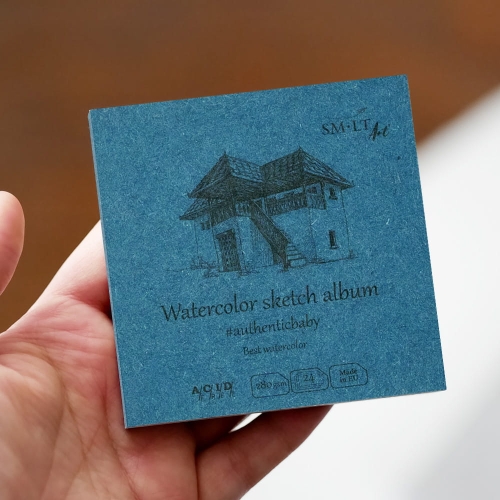 SMLTArt-Authentic-Baby-Watercolor-bloczek-9x9-280g-24ark-FB-242809-na-dloni.jpg