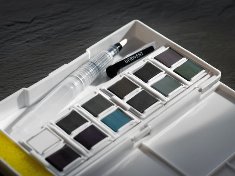 wegiel-w-kostkach-akwarelowy-Derwent-Tinted-Charcoal-Paint-Pan-Set-2305872-12-kolorow-4.jpg